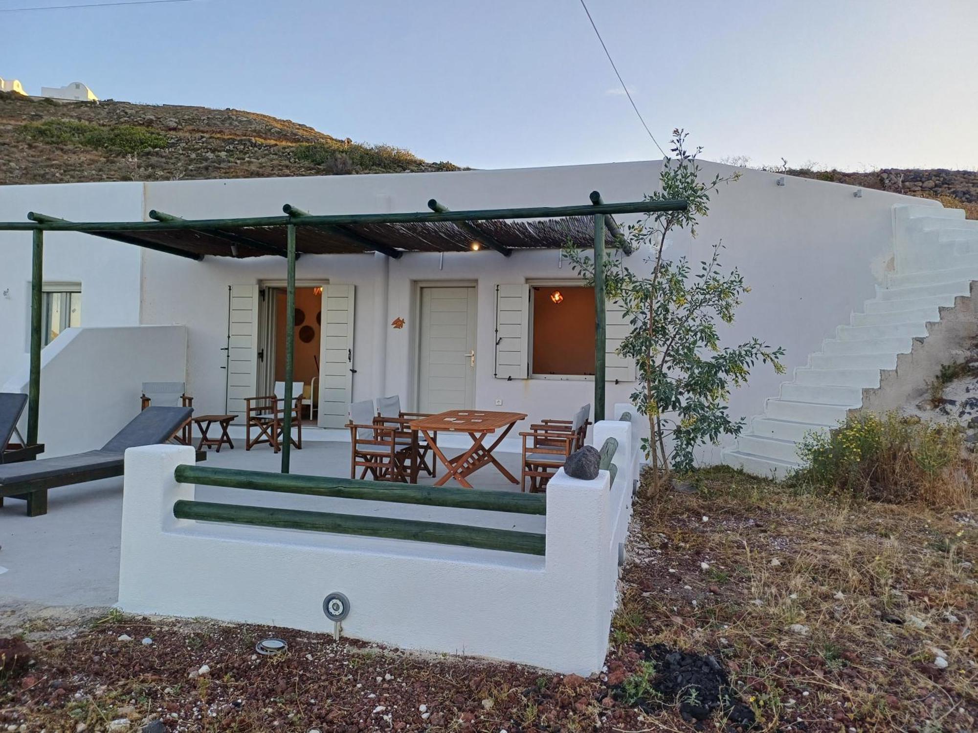 'irene' Cycladic House With Sunrise And Sea View! Foinikiá